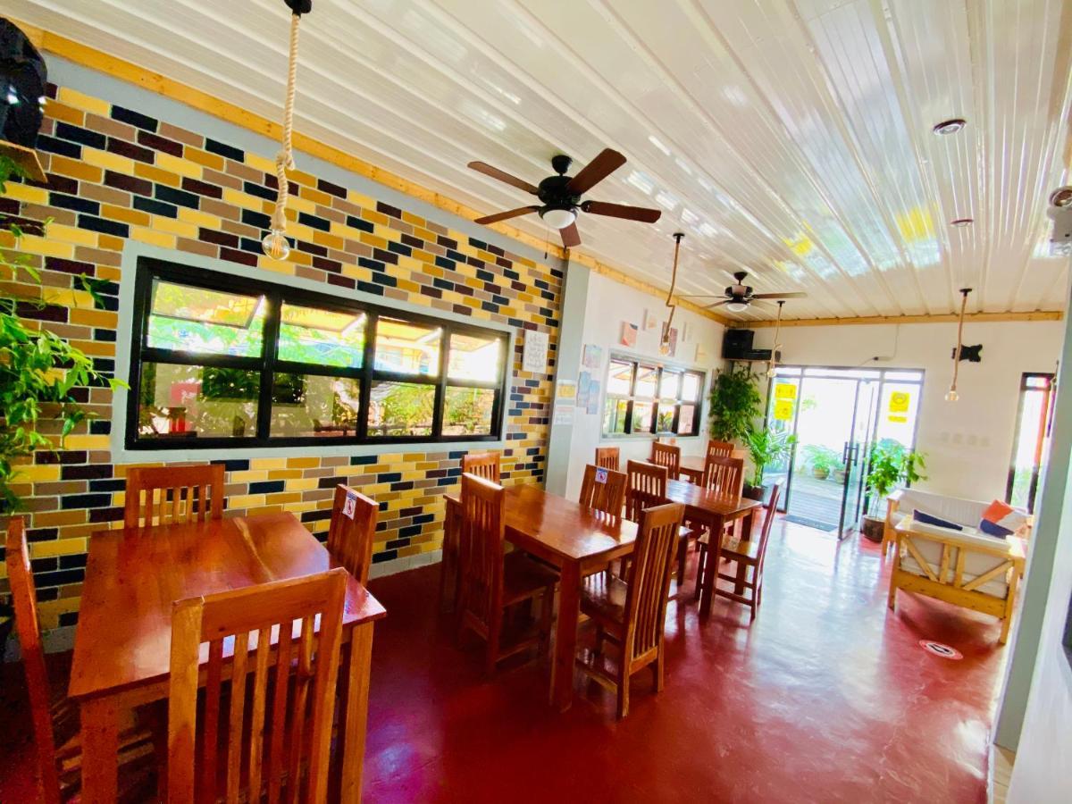 Marion Roos Hotel Puerto Galera Eksteriør bilde