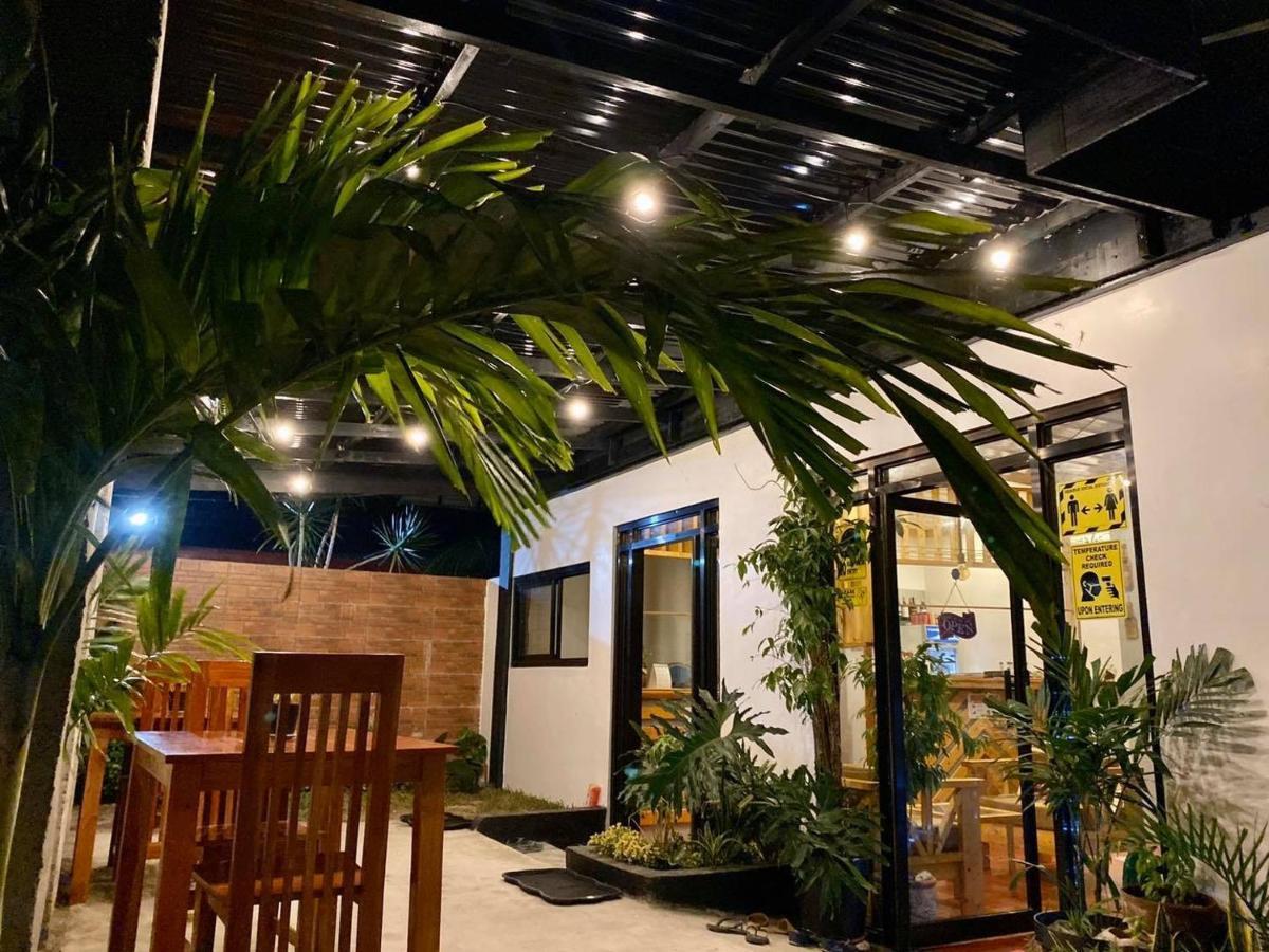 Marion Roos Hotel Puerto Galera Eksteriør bilde