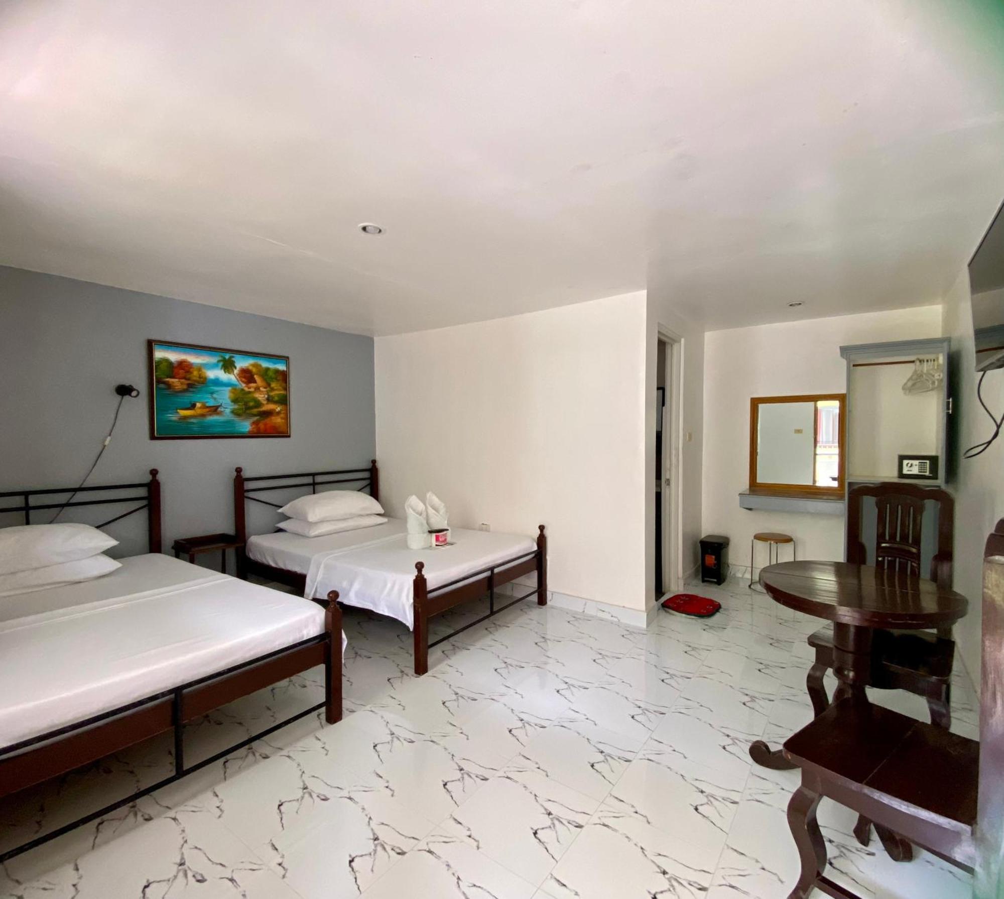 Marion Roos Hotel Puerto Galera Eksteriør bilde